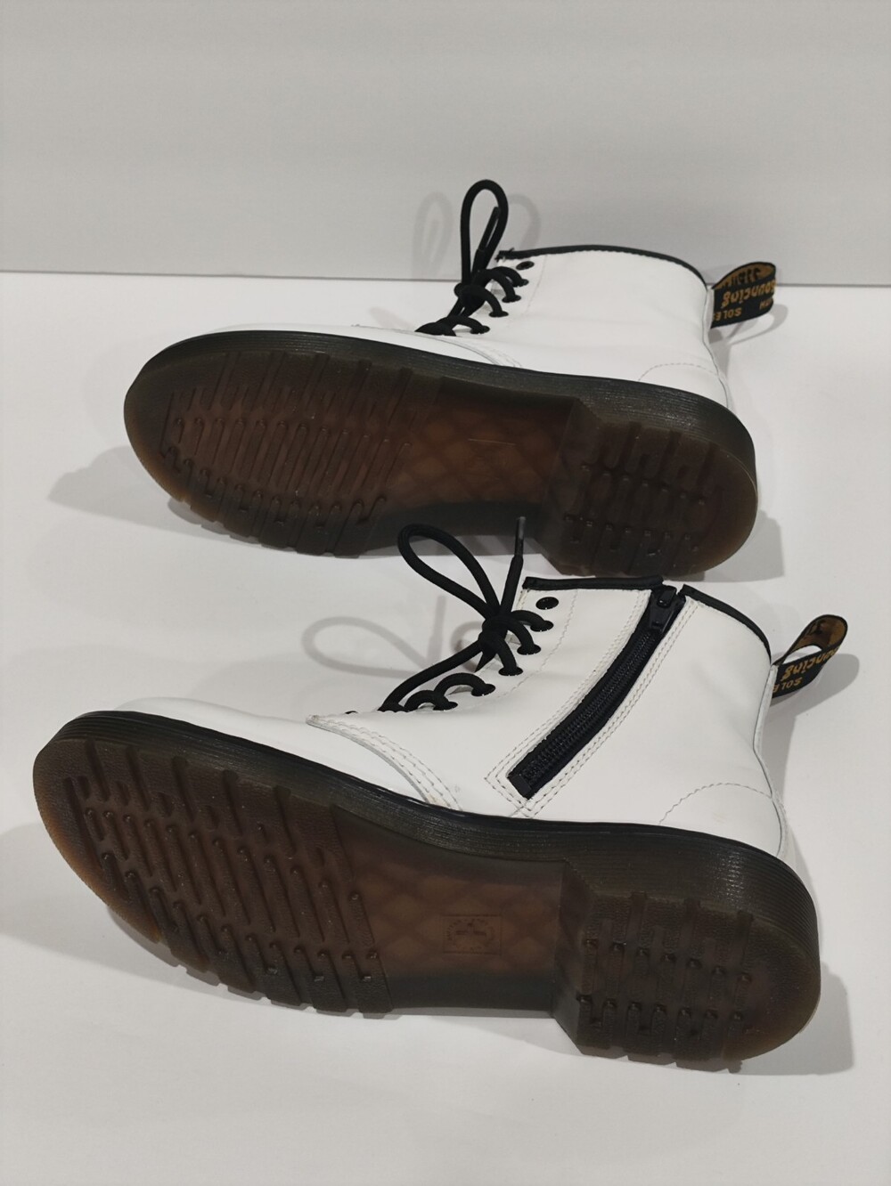 Doc Martens  1460 J White Boots Kid's Size 1 (US) Shoes Air Wair - Picture 6 of 7